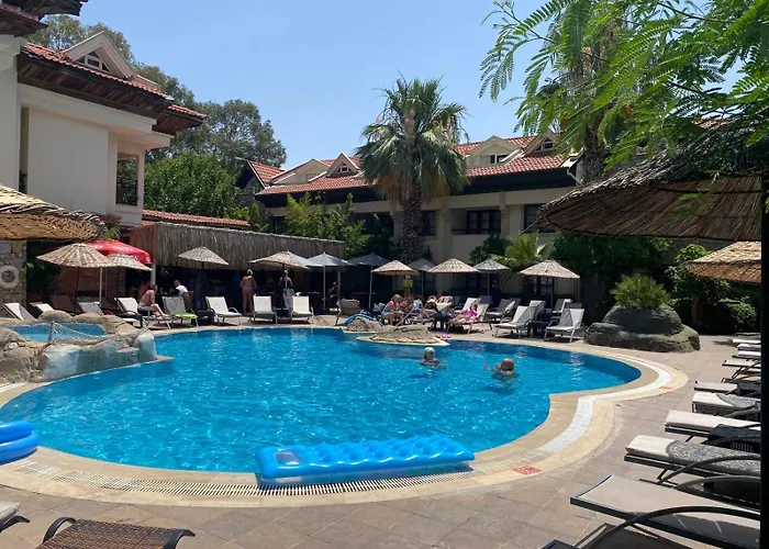 Sun Blue Aparthotel 3*